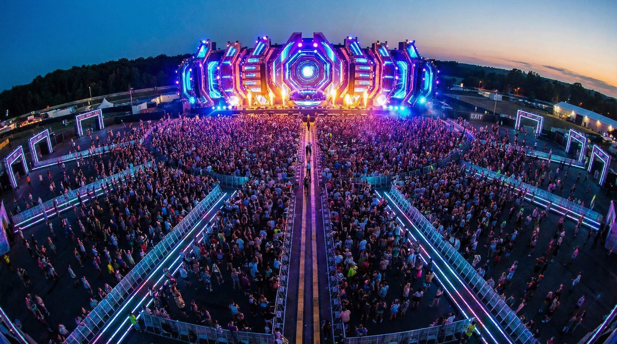 Designing Big Festival Dancefloors That Flow
