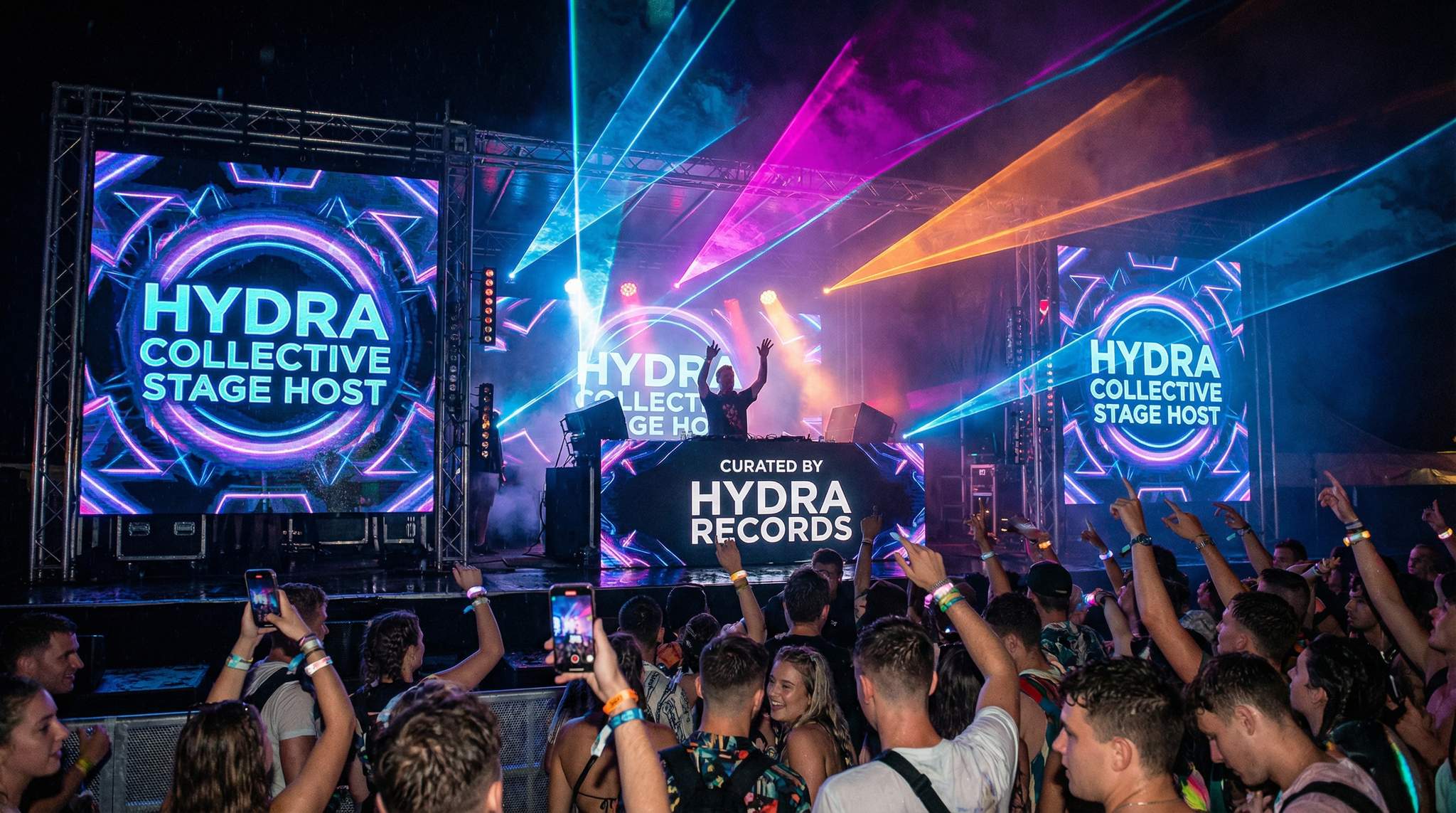 Label Stages and Collective Takeovers at Festivals