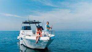 Dubai Marina - Sports Fishing Experience up to 8 guests - 4 hours 