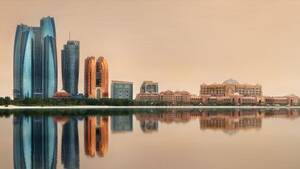 Selebaran From Abu Dhabi: Abu Dhabi City Tour Half Day - Shared Audio Guided Tour & Transfers
