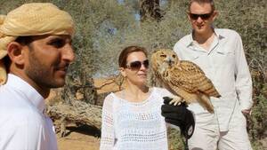 Selebaran Royal Shaheen - Private Dubai Falconry Safari - With Breakfast